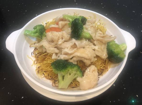 Chicken & Broccoli Fried Noodle 翡翠雞片炒麵